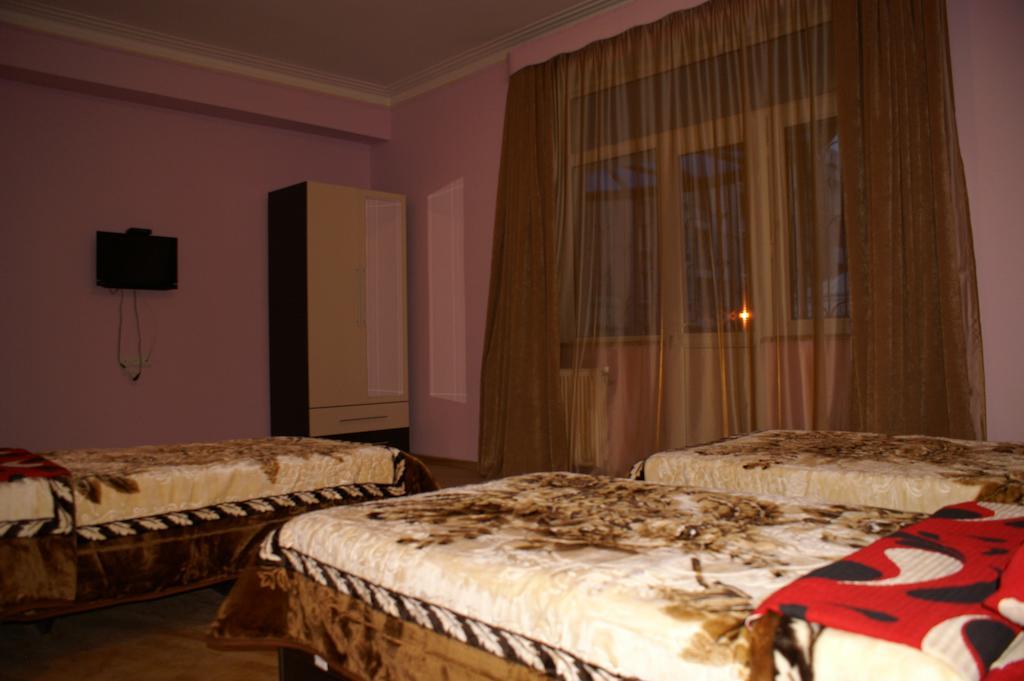 Europa+T Hotel Tbilisi Cameră foto